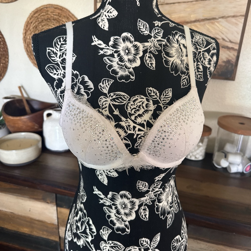 Victoria secret rhinestone White Embellished Push-Up Bra